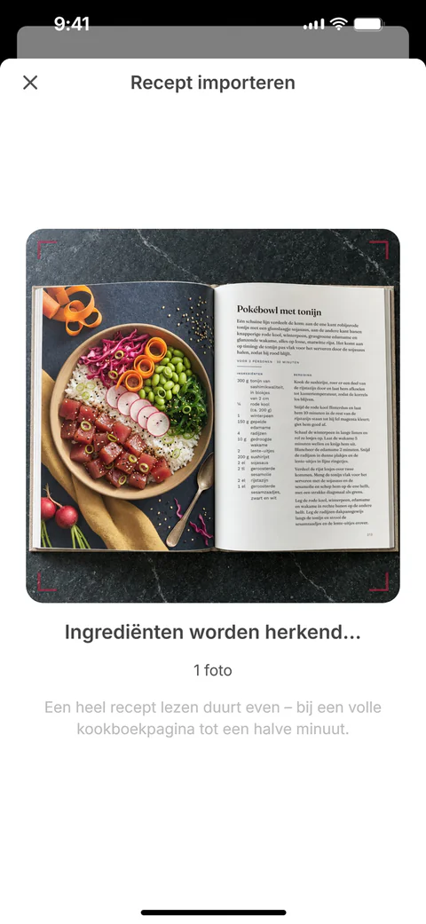SuperPlan importeert het recept van een foto van de kookboekpagina: een scanlijn glijdt over de foto terwijl de app de ingrediënten herkent